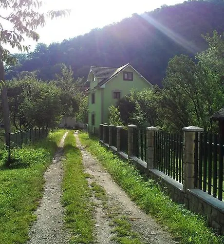бойківська фамілія 3*